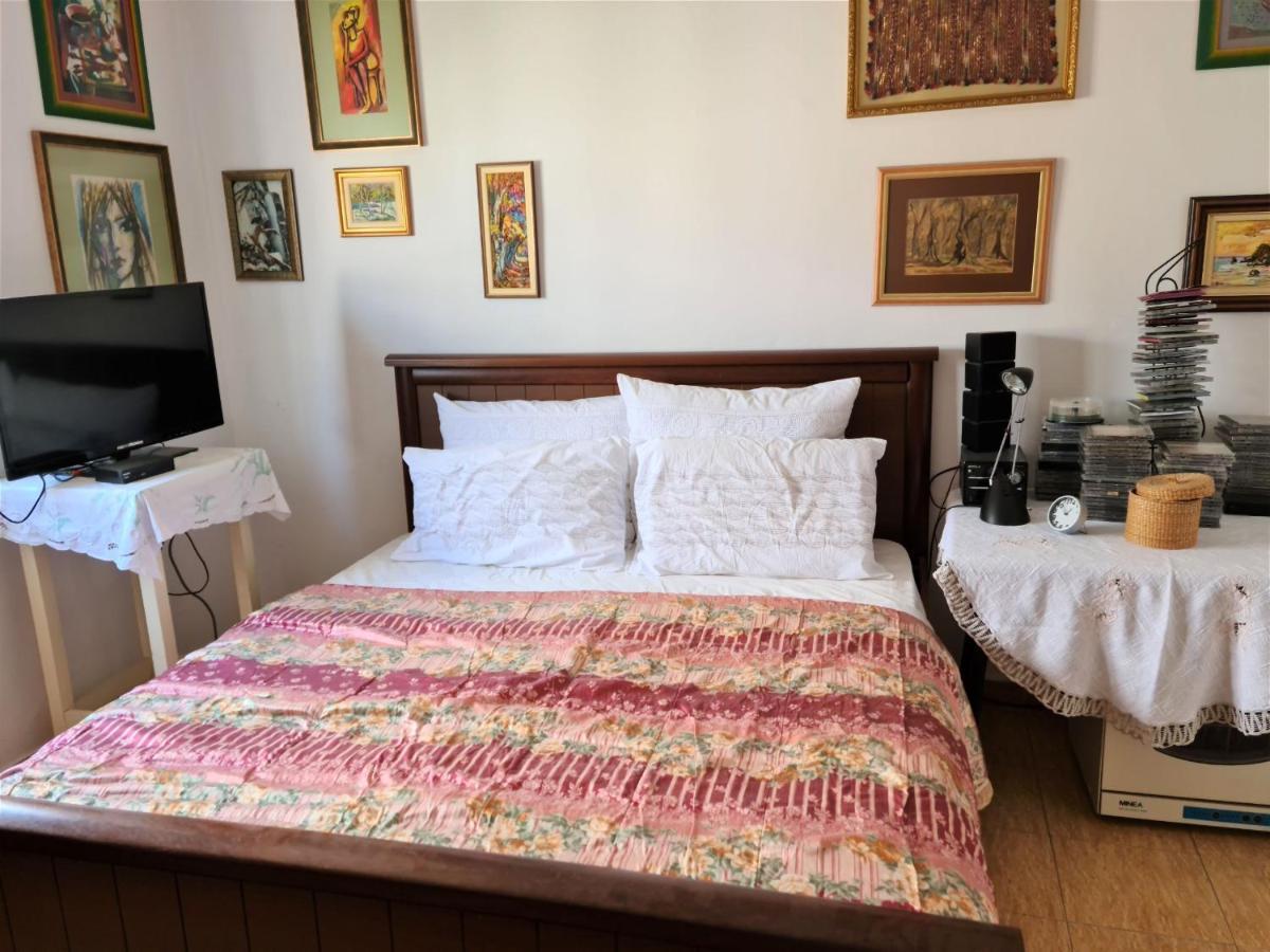 2-Bedroom Apartment With Dajti Mountain View Tirana Exterior photo